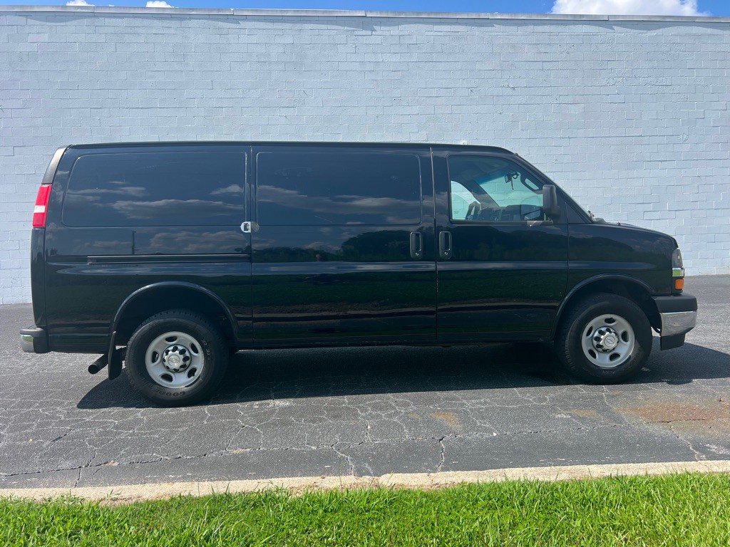 2017 Chevrolet Express Image 13