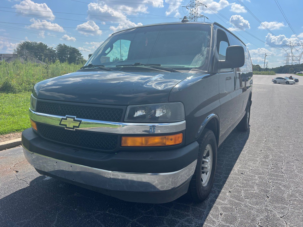 2017 Chevrolet Express Image 19