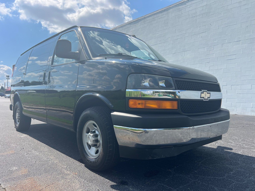 2017 Chevrolet Express Image 21