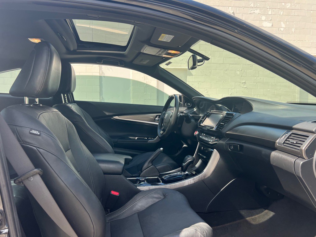 2017 Honda Accord Image 8