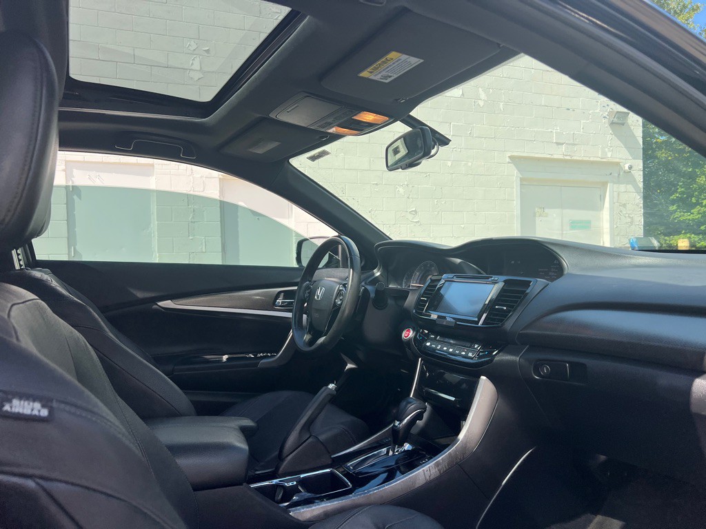 2017 Honda Accord Image 9