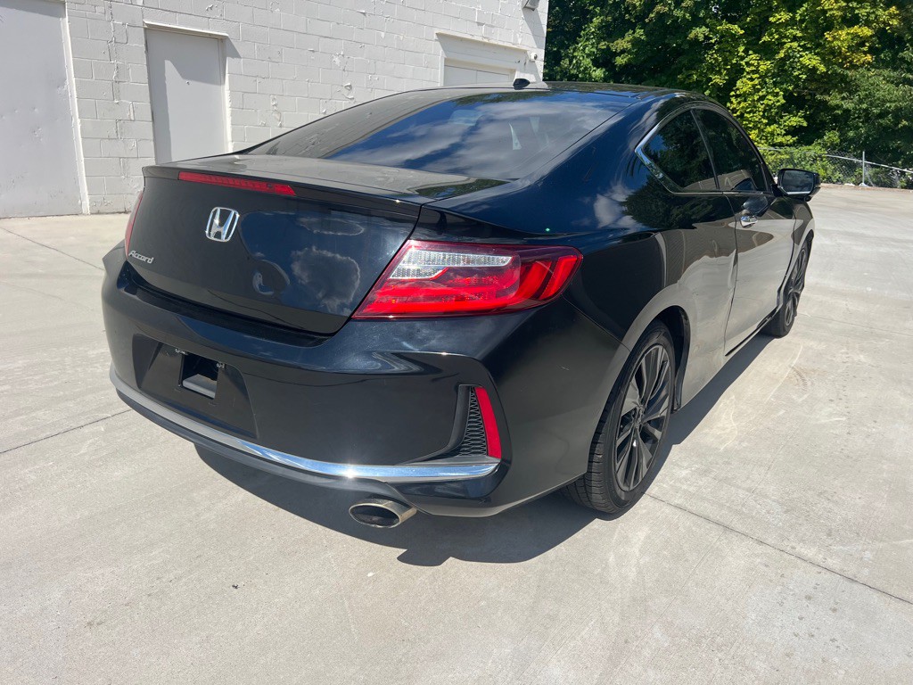 2017 Honda Accord Image 16