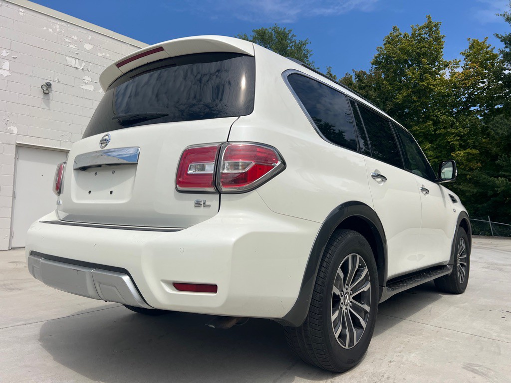 2017 Nissan Armada Image 5
