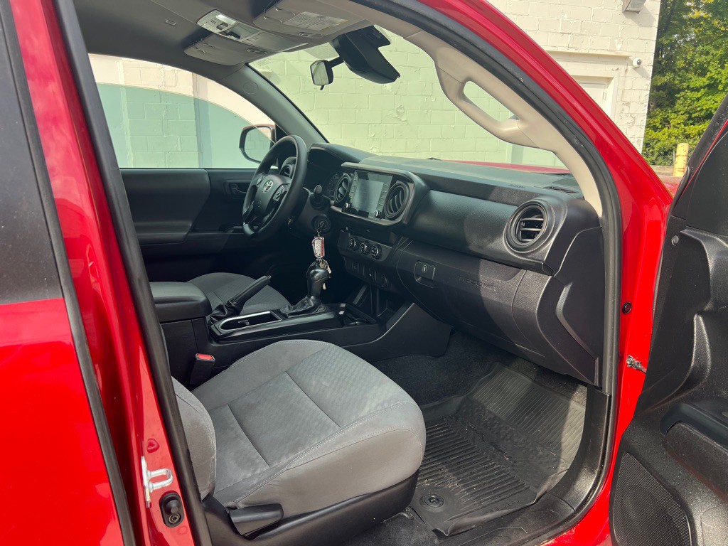 2021 Toyota Tacoma Image 10