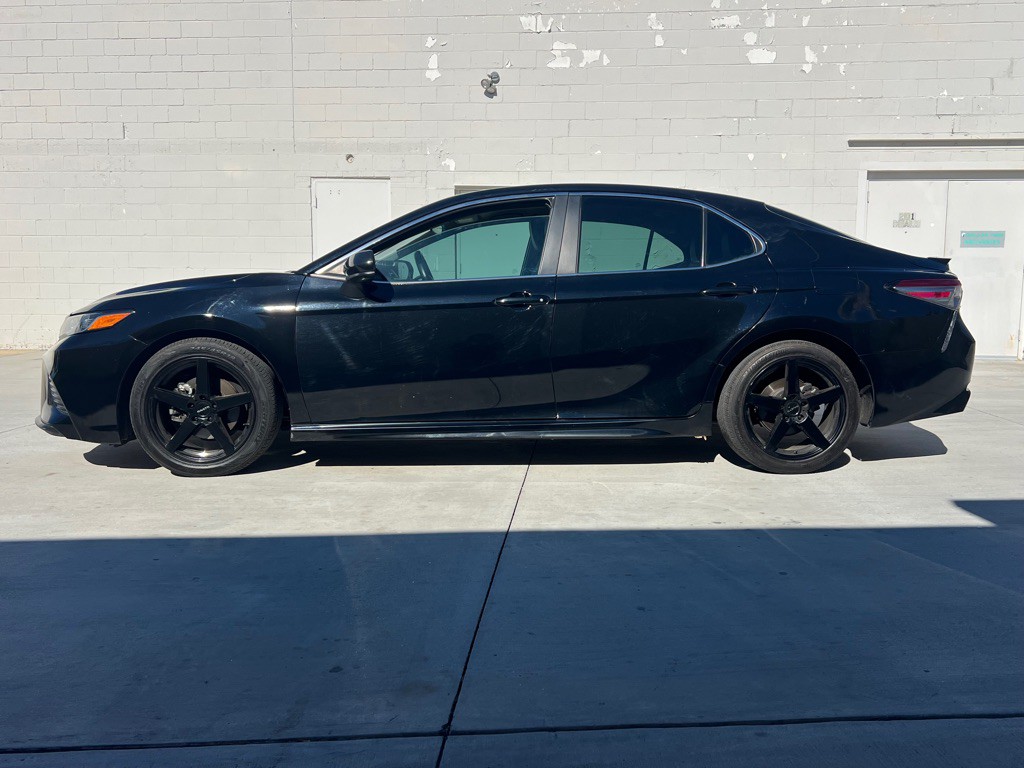 2018 Toyota Camry Image 2