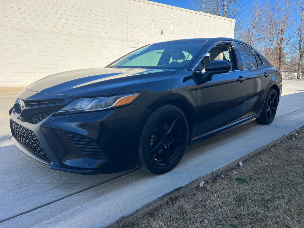 2018 Toyota Camry Image 17