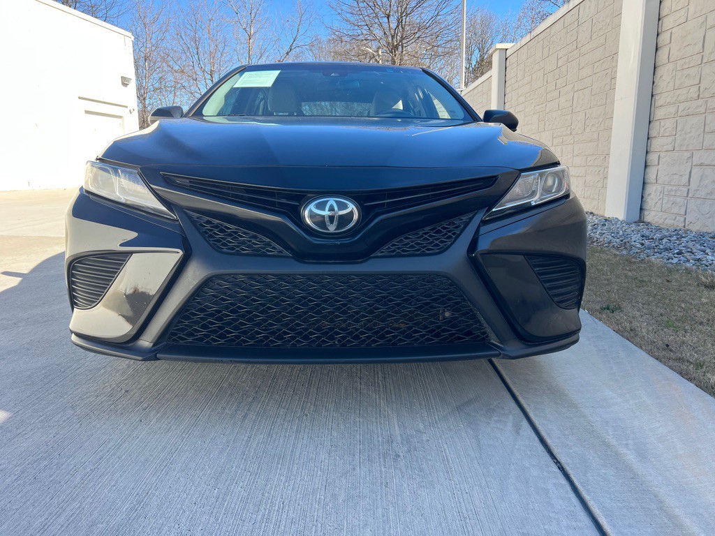 2018 Toyota Camry Image 18