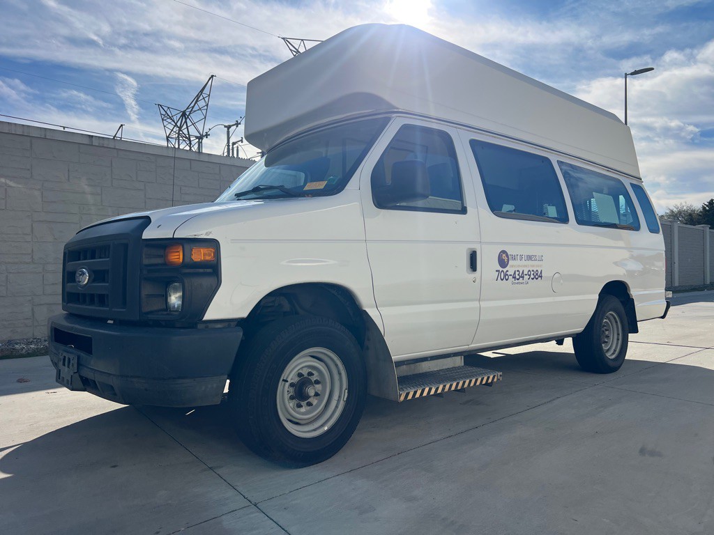 2014 Ford Econoline Image 2