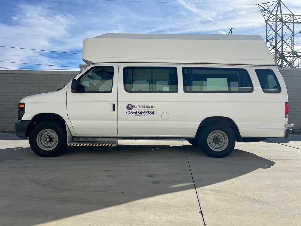 2014 Ford Econoline Image 4