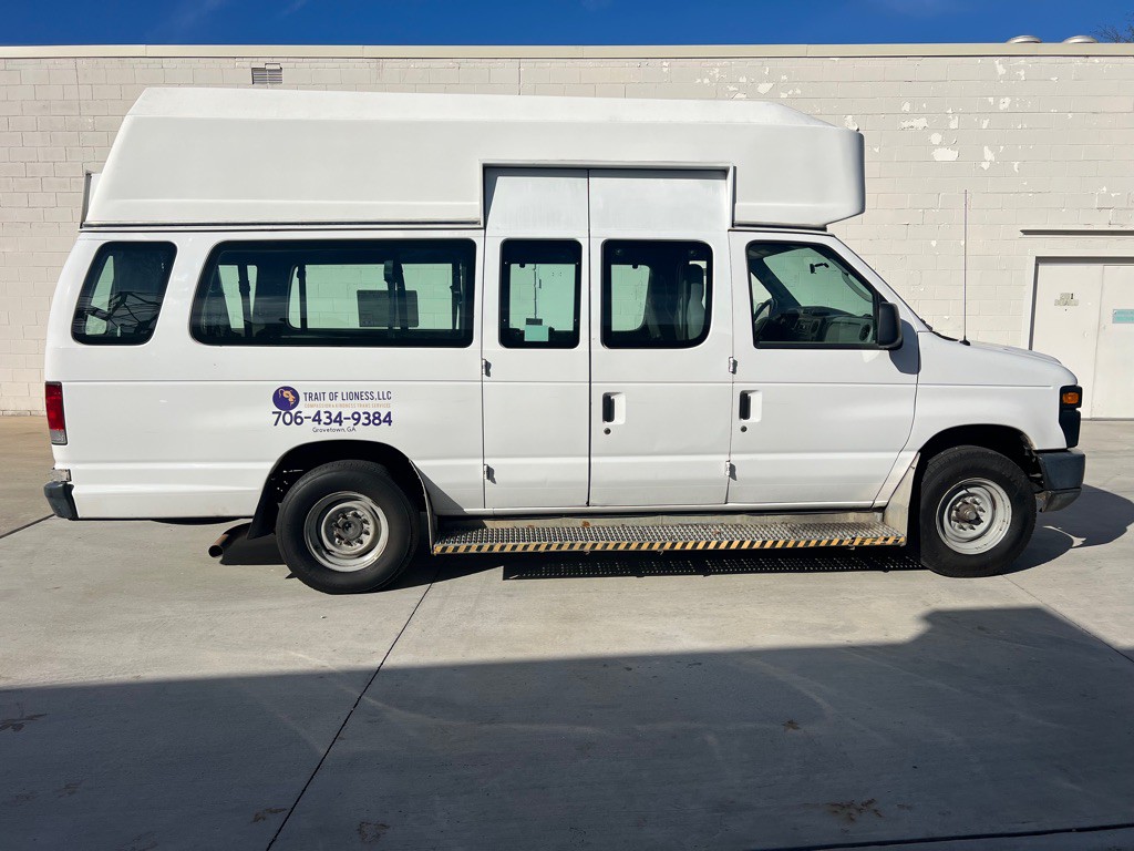 2014 Ford Econoline Image 13