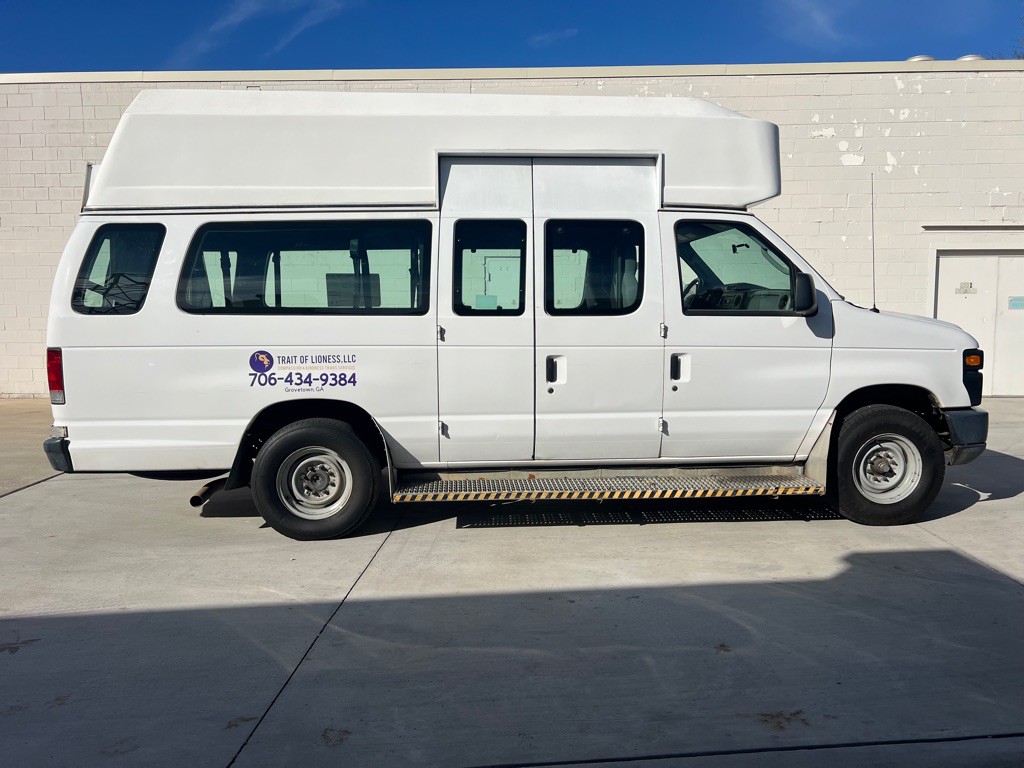 2014 Ford Econoline Image 14