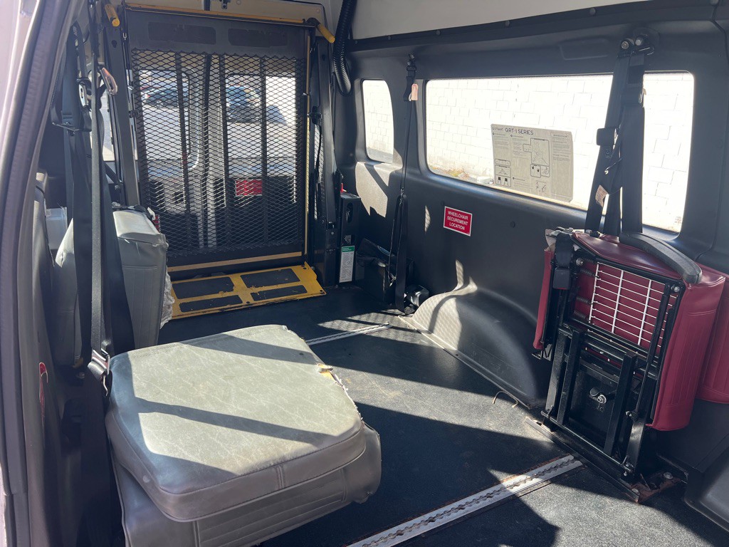 2014 Ford Econoline Image 15