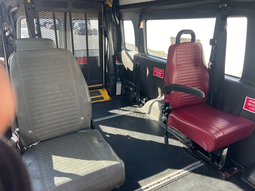 2014 Ford Econoline Image 16