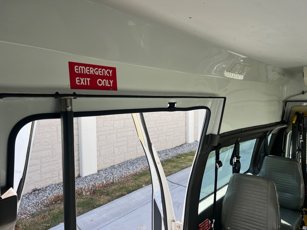 2014 Ford Econoline Image 20