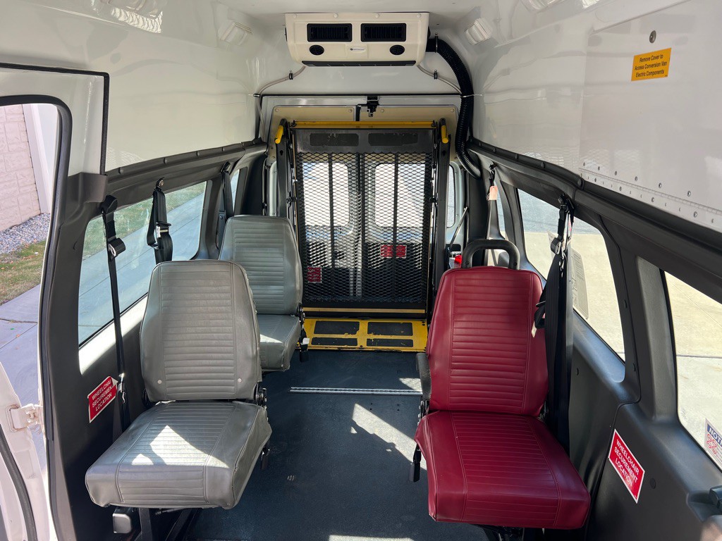 2014 Ford Econoline Image 22