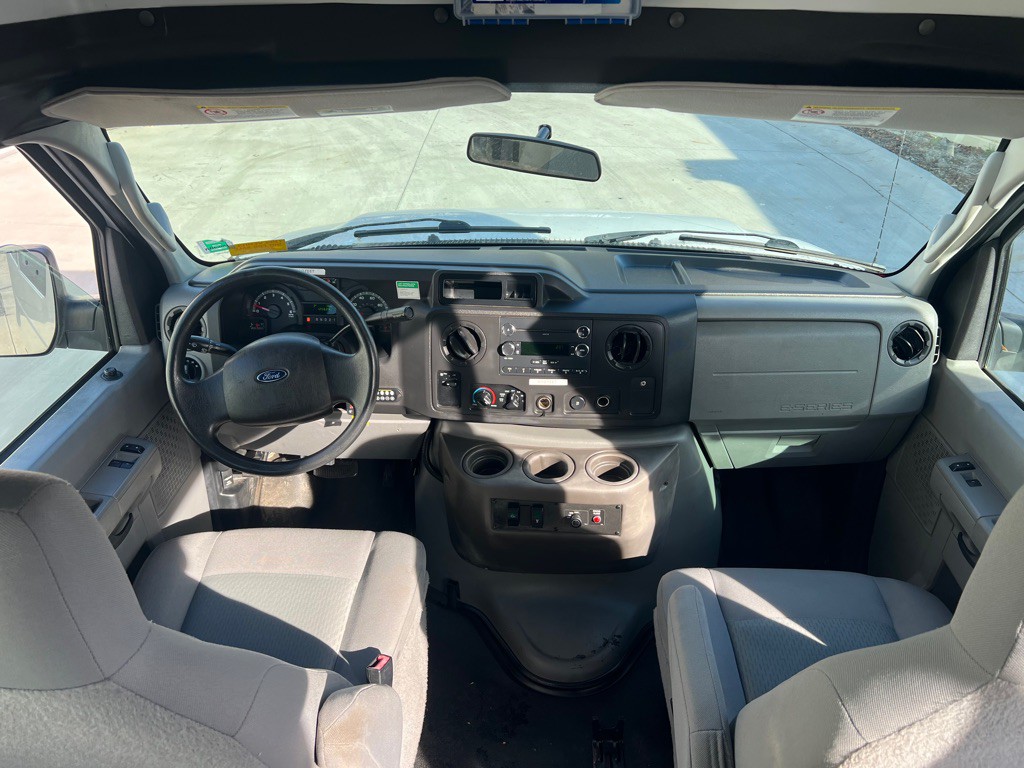2014 Ford Econoline Image 27