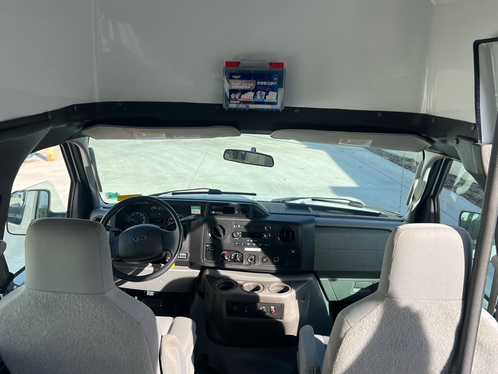 2014 Ford Econoline Image 29