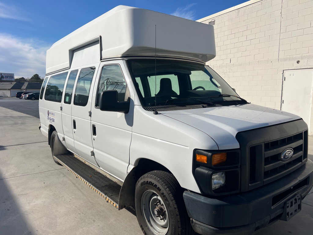 2014 Ford Econoline Image 33