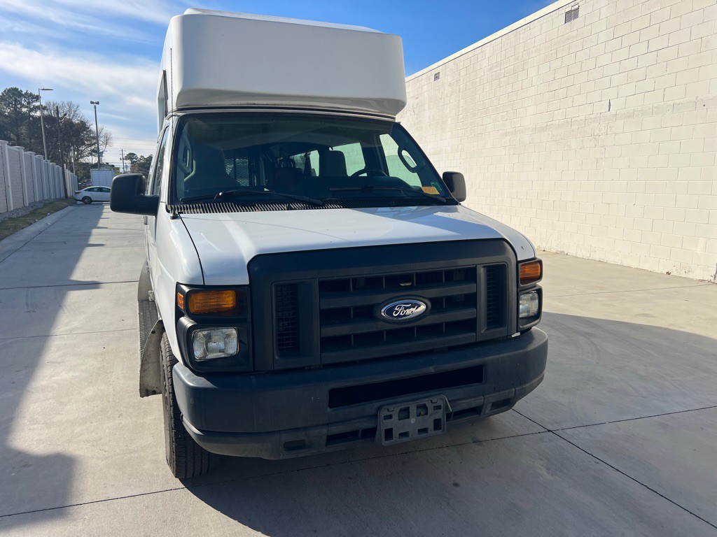 2014 Ford Econoline Image 35