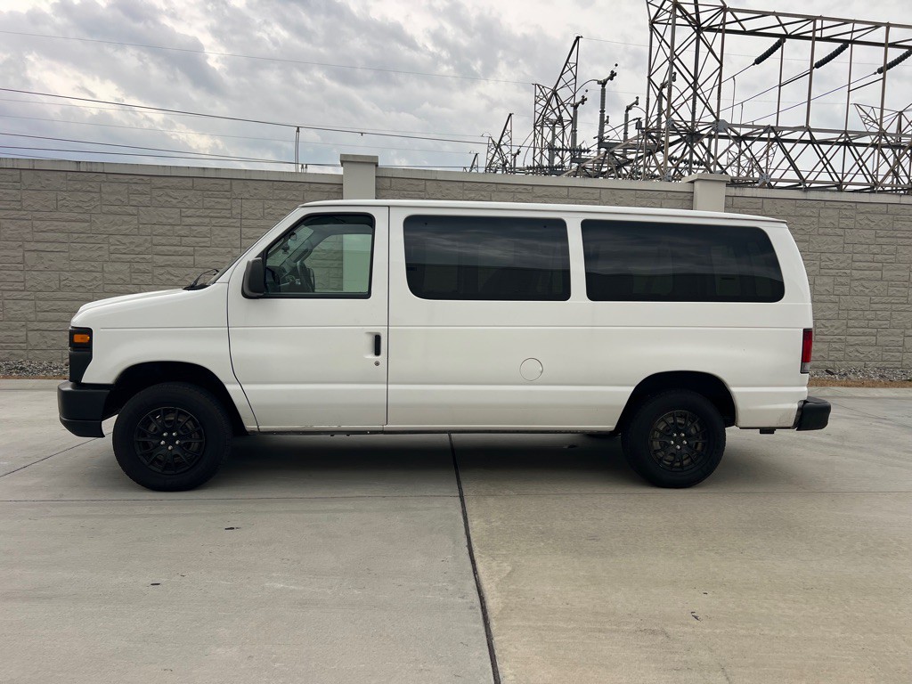 2012 Ford Econoline Image 2
