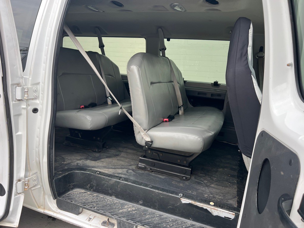 2012 Ford Econoline Image 11