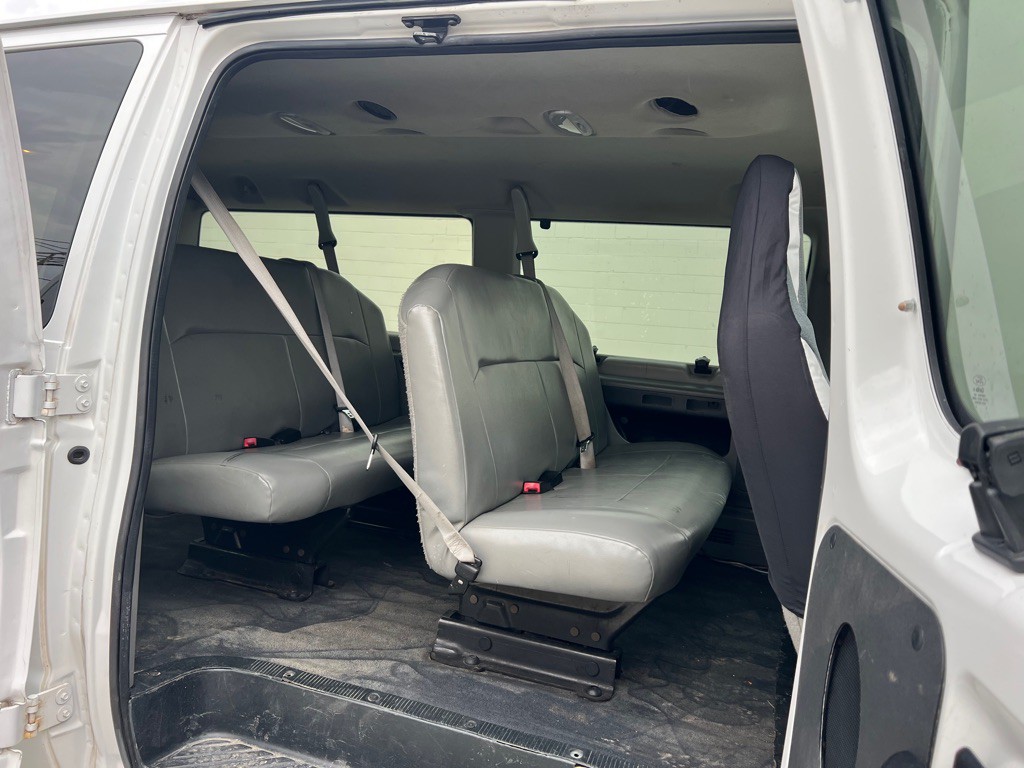 2012 Ford Econoline Image 12
