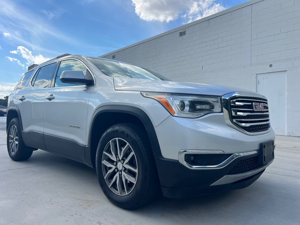 2017 GMC Acadia Image 8