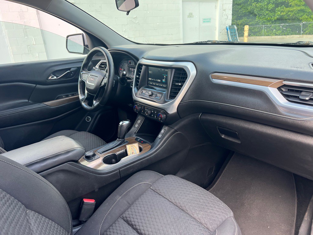 2017 GMC Acadia Image 13