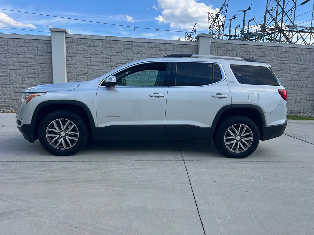 2017 GMC Acadia Image 2