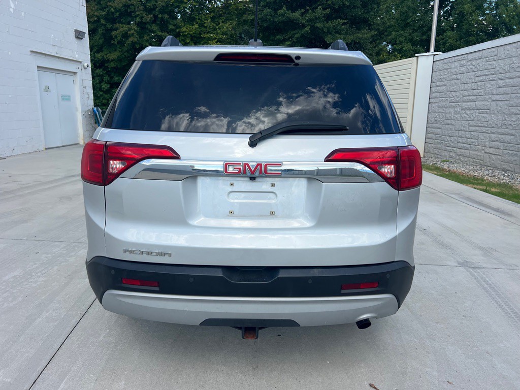 2017 GMC Acadia Image 4