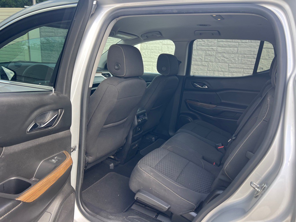 2017 GMC Acadia Image 10