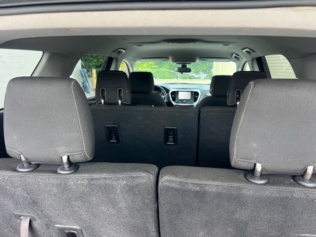 2017 GMC Acadia Image 12