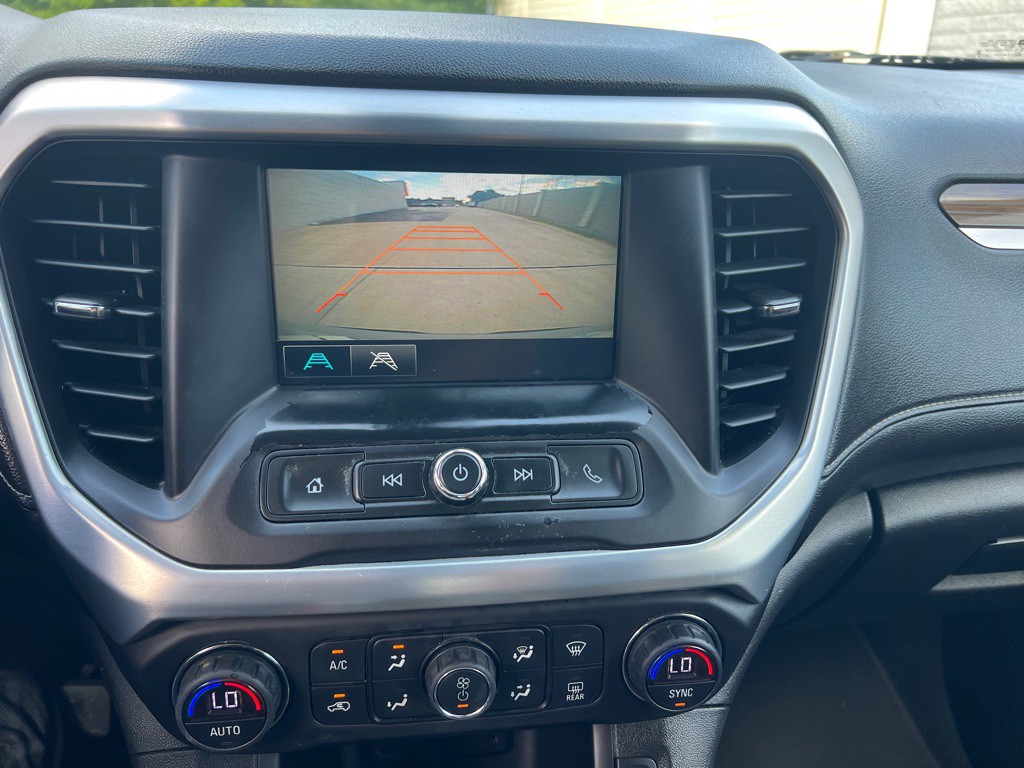 2017 GMC Acadia Image 16