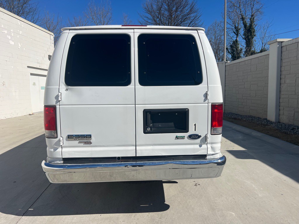 2014 Ford Econoline Image 4