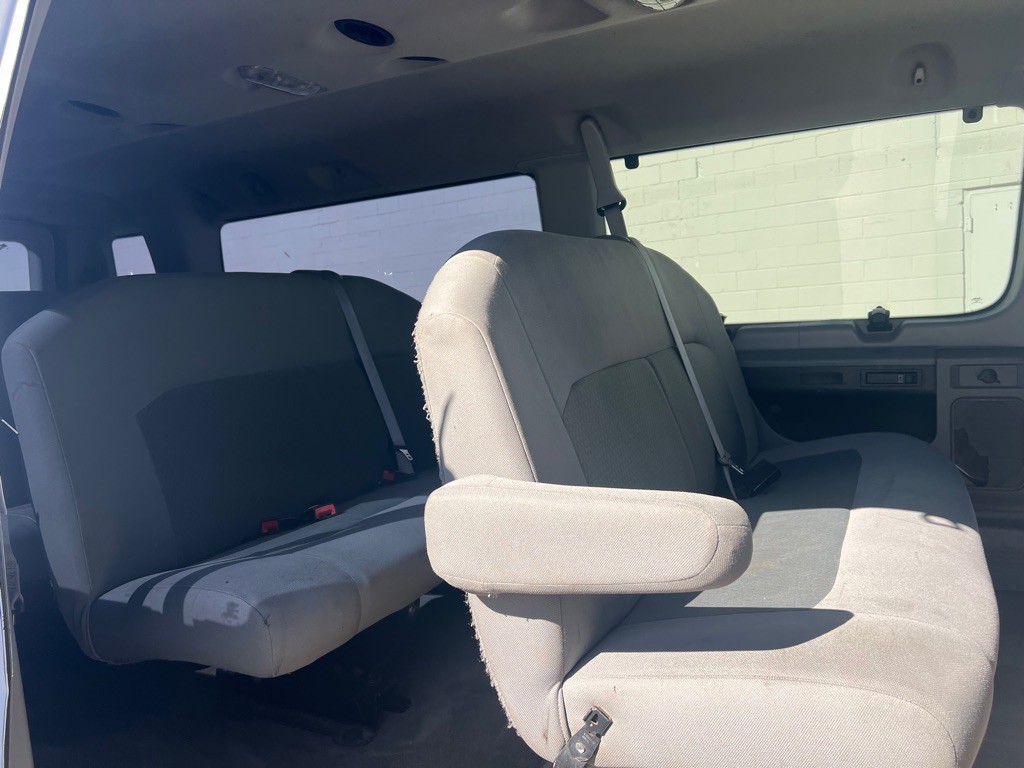 2014 Ford Econoline Image 11