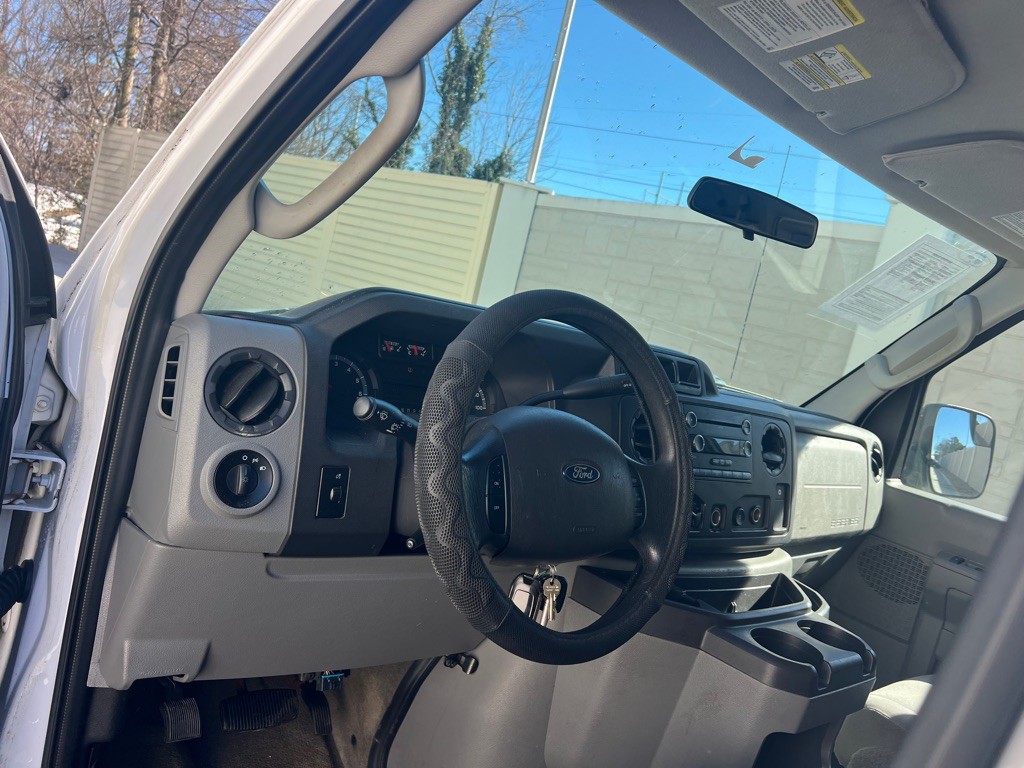 2014 Ford Econoline Image 15