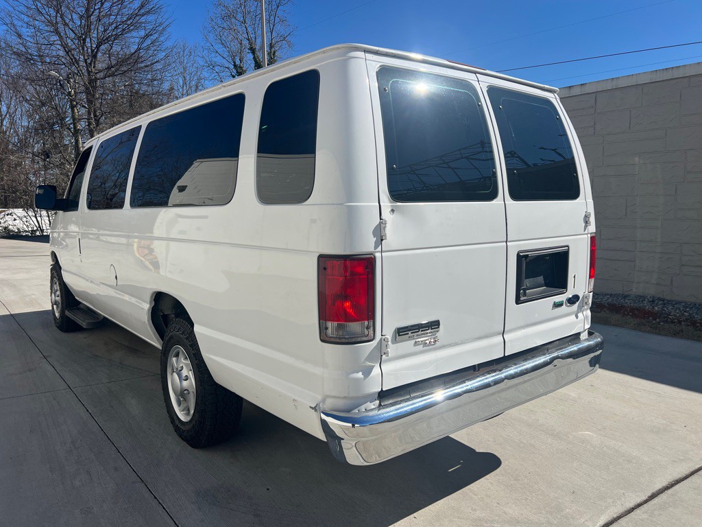 2014 Ford Econoline Image 18
