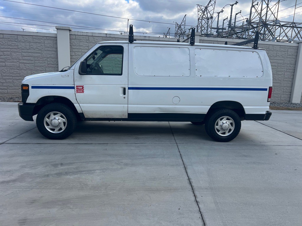 2014 Ford Econoline Image 4