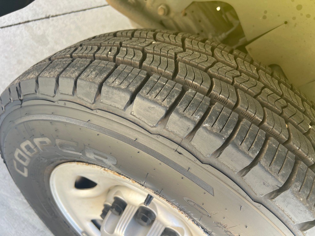 2015 Chevrolet Express Image 3