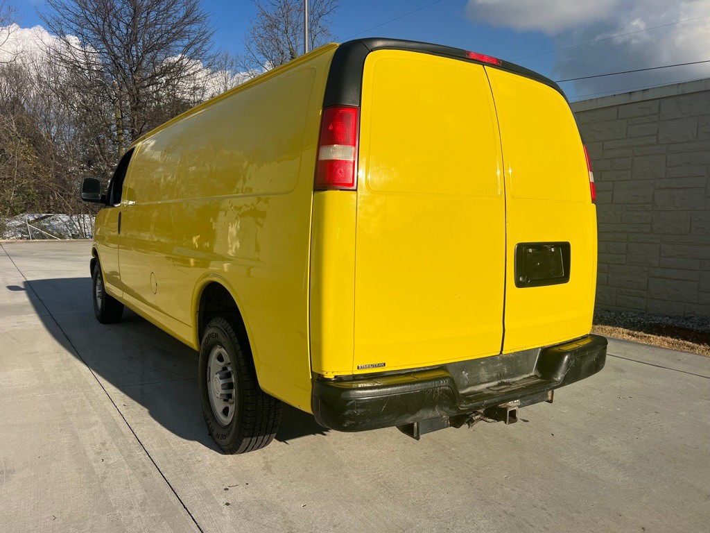 2015 Chevrolet Express Image 4