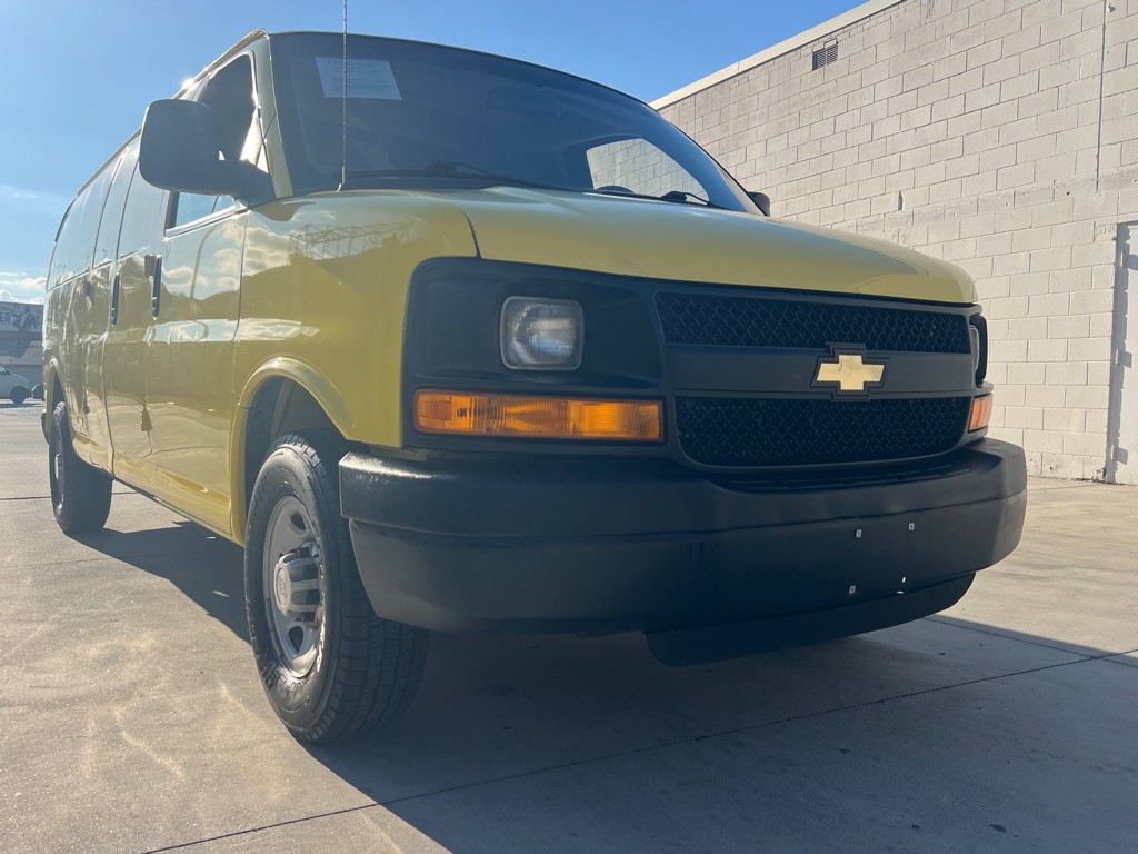 2015 Chevrolet Express Image 10