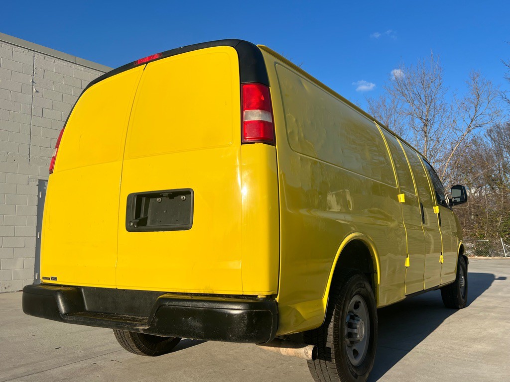 2015 Chevrolet Express Image 5