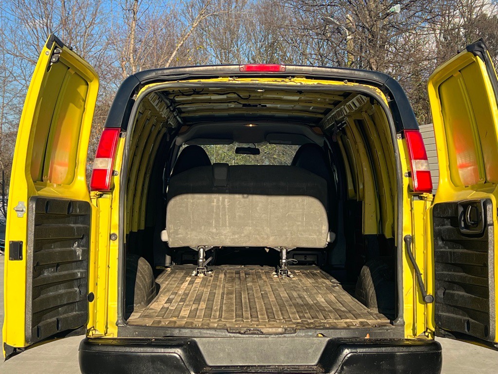 2015 Chevrolet Express Image 6