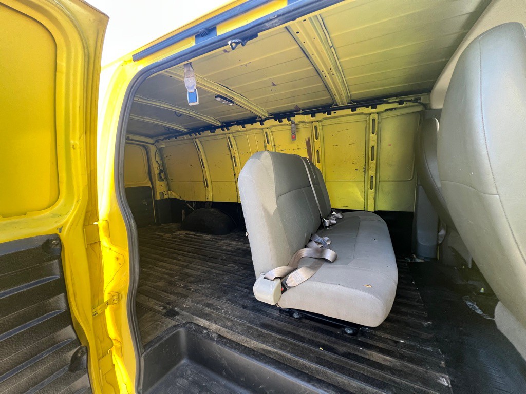 2015 Chevrolet Express Image 9