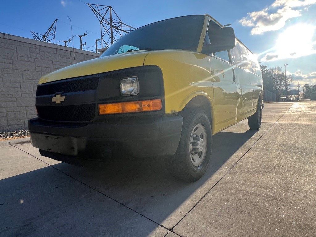 2015 Chevrolet Express Image 18