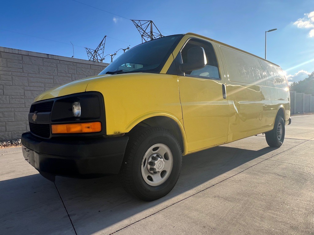 2015 Chevrolet Express Image 19