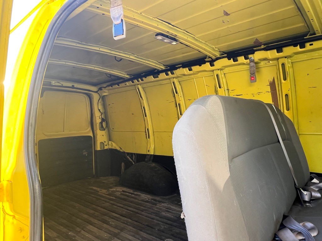 2015 Chevrolet Express Image 8