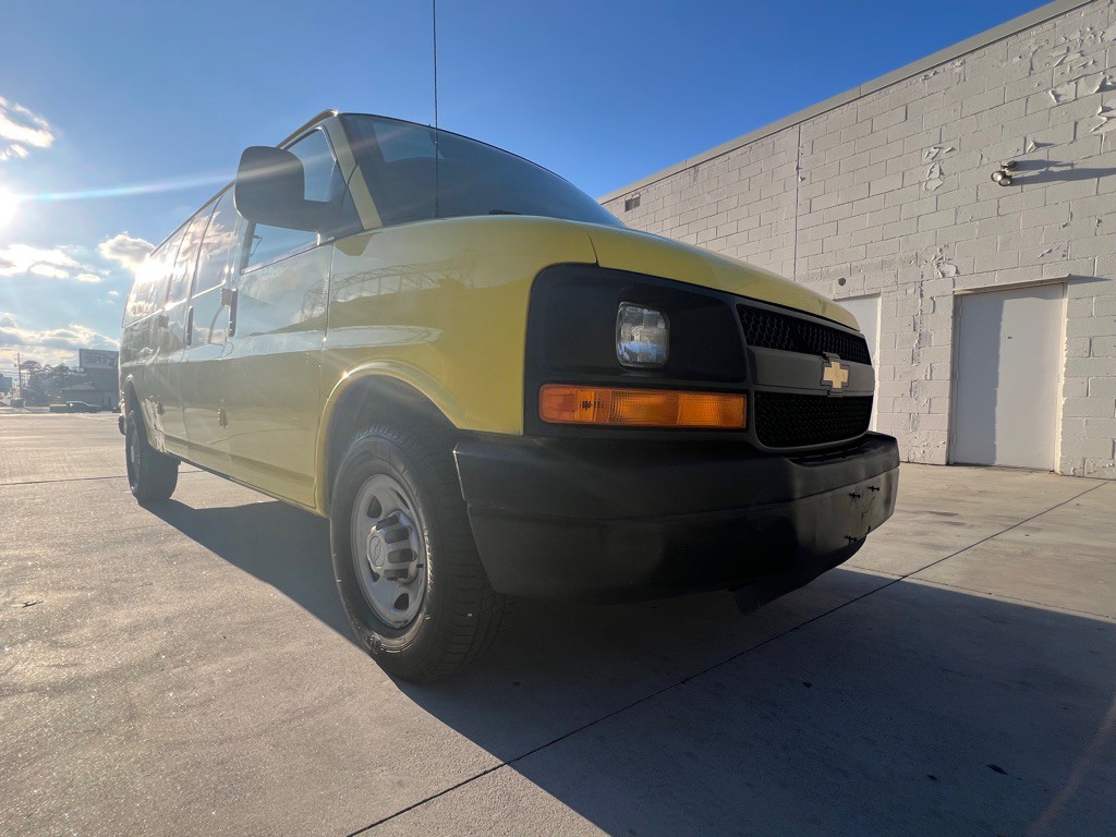 2015 Chevrolet Express Image 10