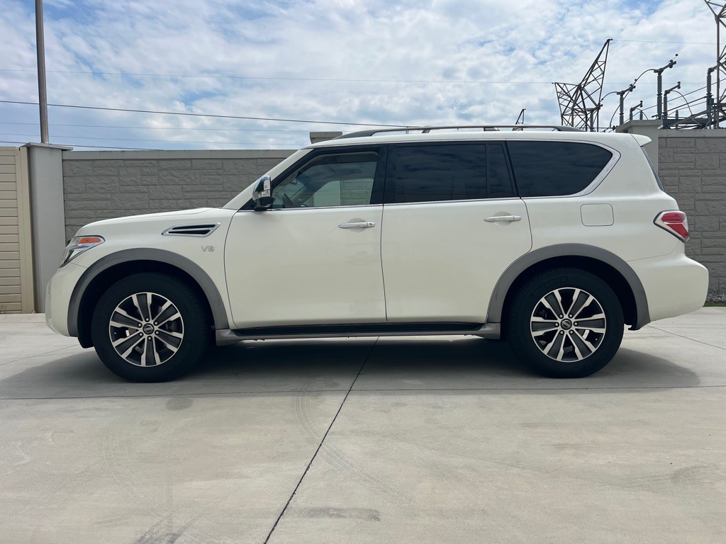 2017 Nissan Armada Image 2