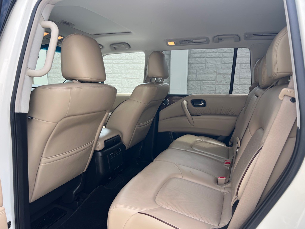 2017 Nissan Armada Image 9